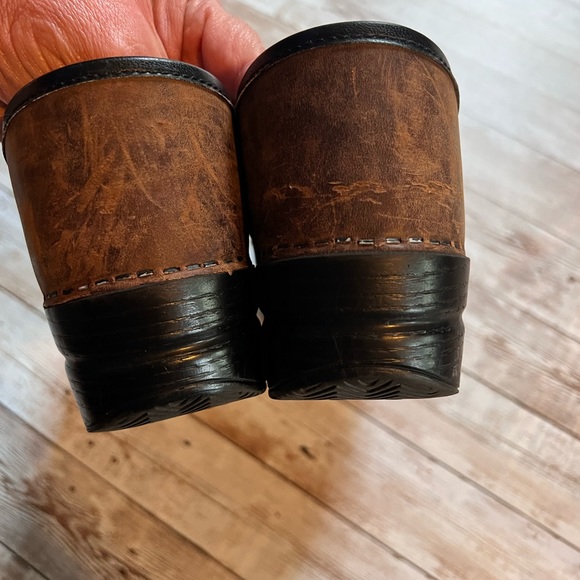 💚Dansko (40) antique brown clogs - Picture 6 of 9